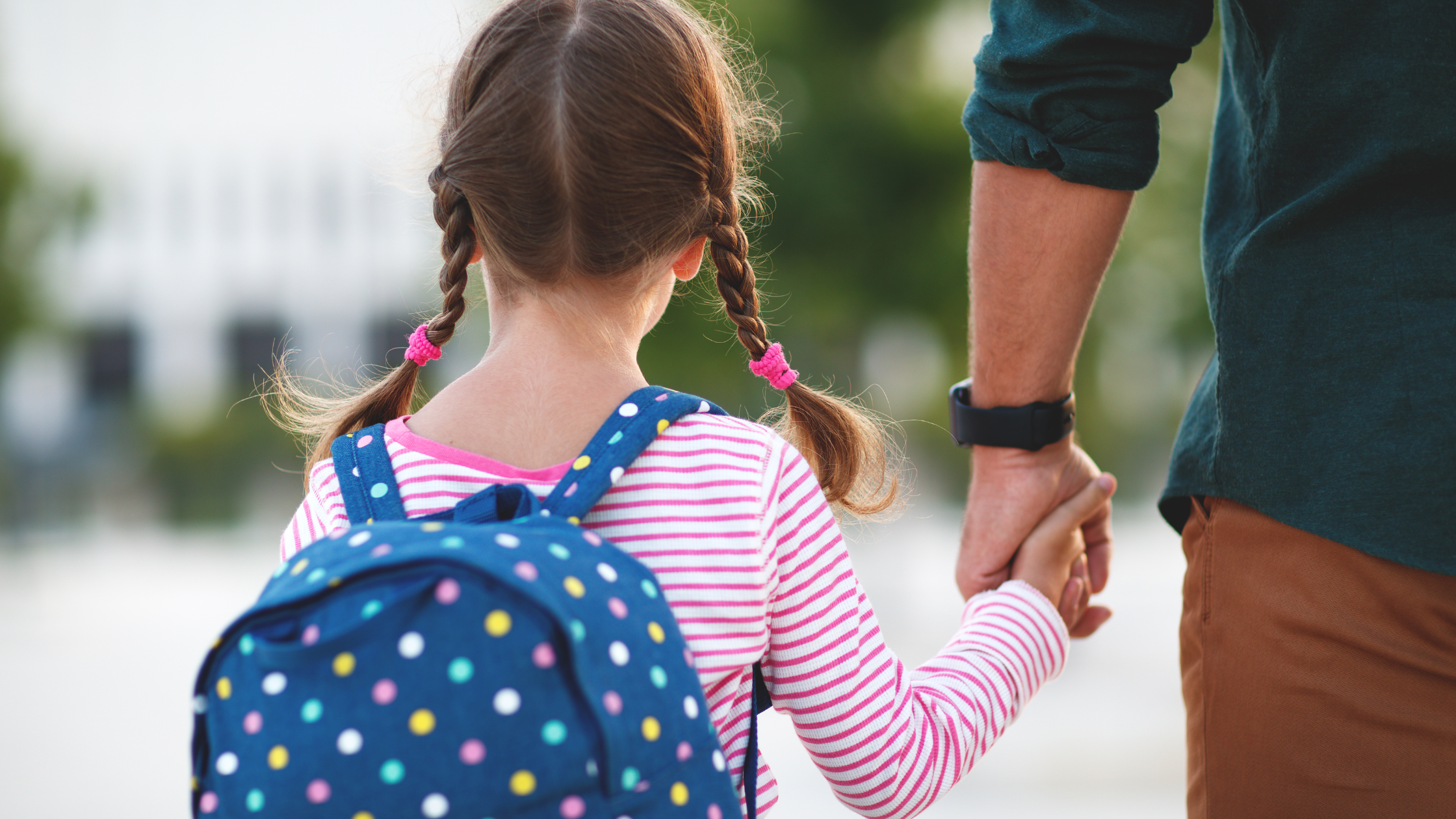 Wie bereite ich mein Kind auf den Schulstart vor, wenn es unter Trennungsangst leidet?