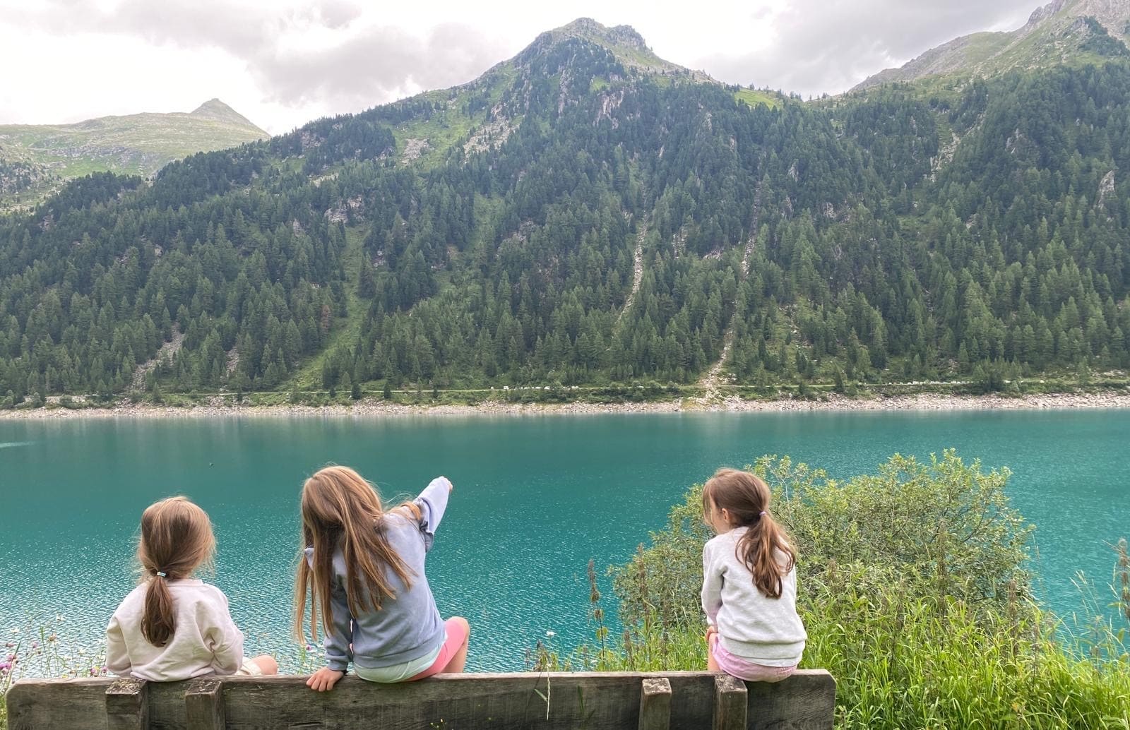 Kinderpsychologinnen klären Eltern über die mentale Erkrankung ihres Kindes auf
